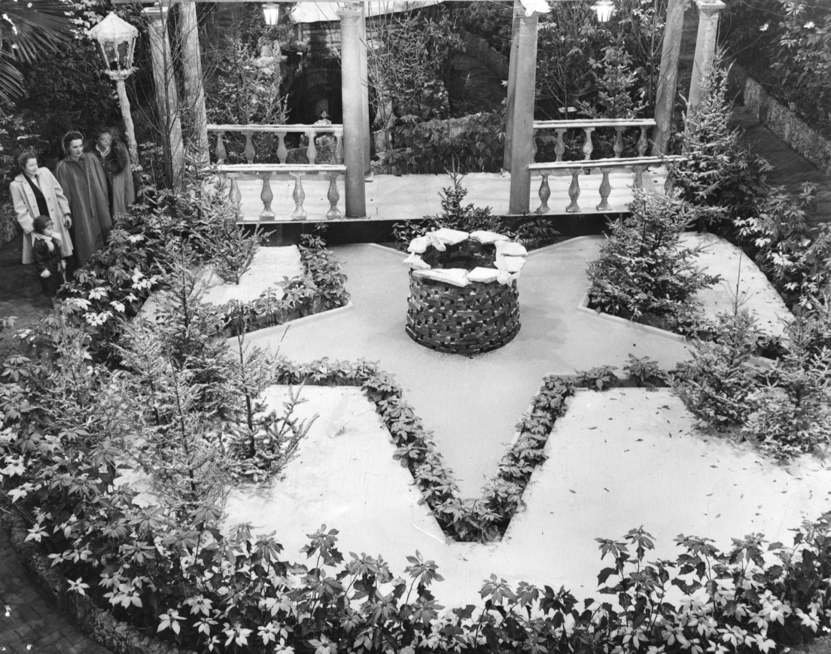 1951: Jewel Box